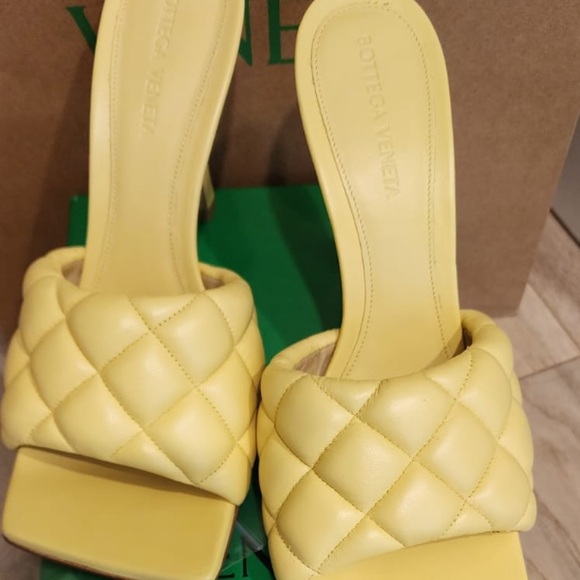 Bottega Veneta Yellow Leather Slides size 38 - Picture 2 of 4